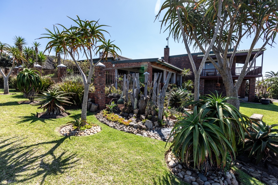 5 Bedroom Property for Sale in Kidds Beach Eastern Cape